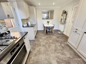Kitchen/breakfast room- click for photo gallery